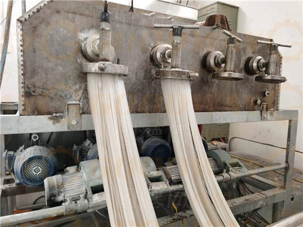 粉條機制作的粉條粉絲與手工制作究竟有哪些區別?從3個角度分析 粉條機制作的粉條粉絲與手工制作究竟有哪些區別?從3個角度分析